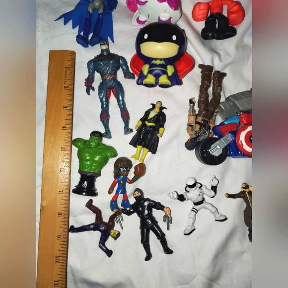 : Huge mix Lot of 34 Marvel DC comics Action Figures & super heroes villains - Picture 6 of 7